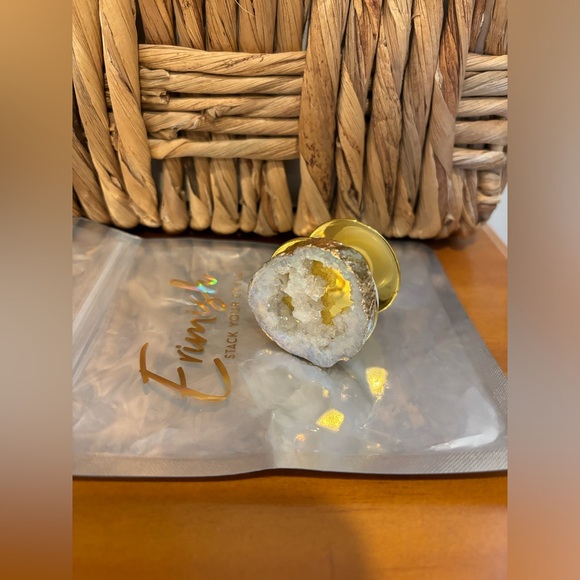 Druzy rock pop socket. NWT. - Picture 5 of 11